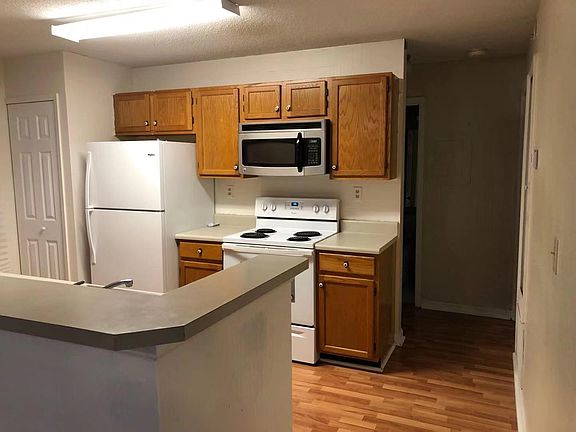 5th image of 619 Cypress Pointe St #619