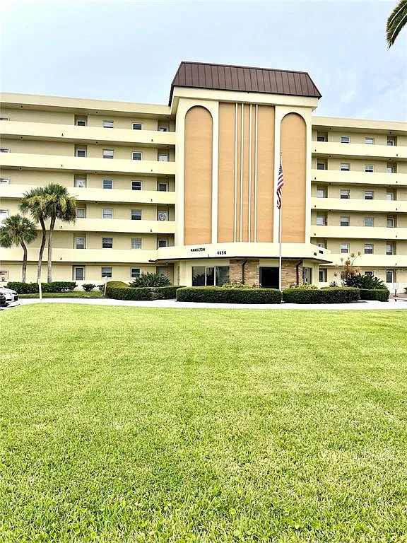 2 bed, 2.0 bath, 970 sqft, $3,500 — Photo 2