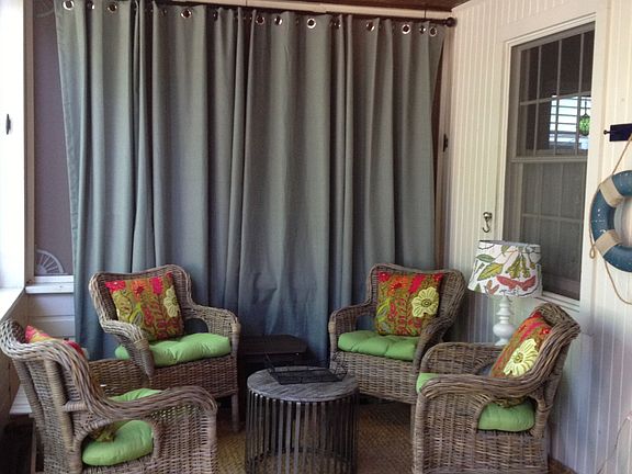 Screened Porch With Privacy!