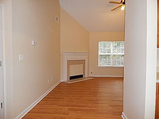 5th image of 4405 Scotland Ct