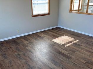 1199 E Singer Cir #6, Milwaukee, WI 53212