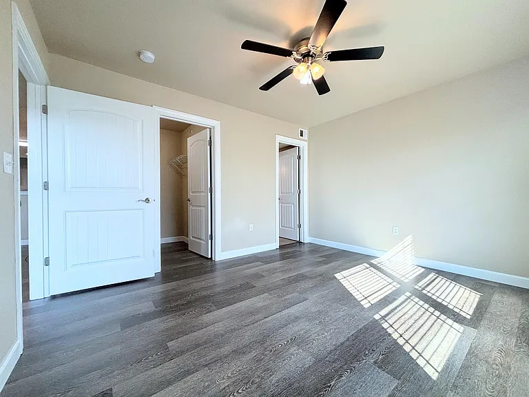 1423 Genesis Dr #14 — Photo 9