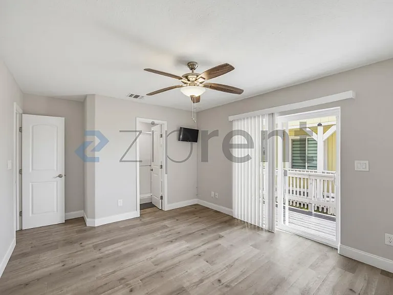 518 E King St — Photo 16