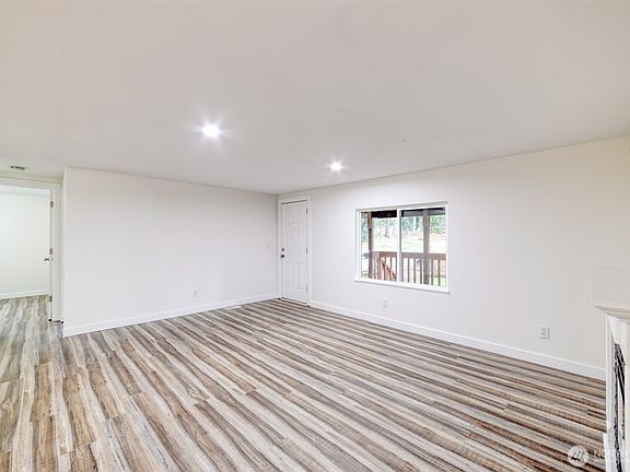 4th image of 20402 114th Street E