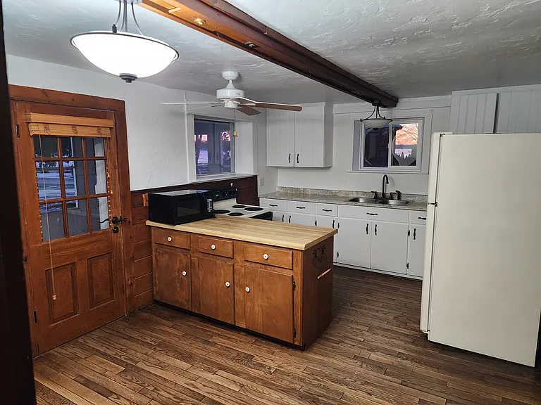 307 W Wisconsin Ave — Photo 5