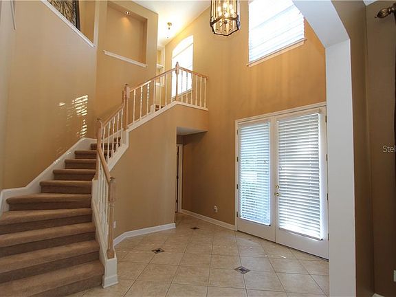 3rd image of 802 Lullwater Dr