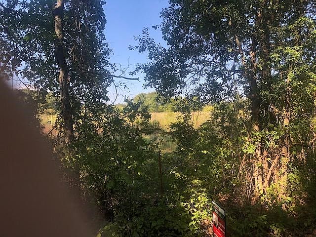 2nd image of 410 Wooded Creek Dr