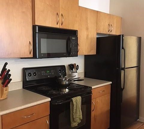 2nd image of 8290 Gate Pkwy W Unit 506