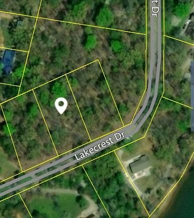 1st image of Lakecrest Dr