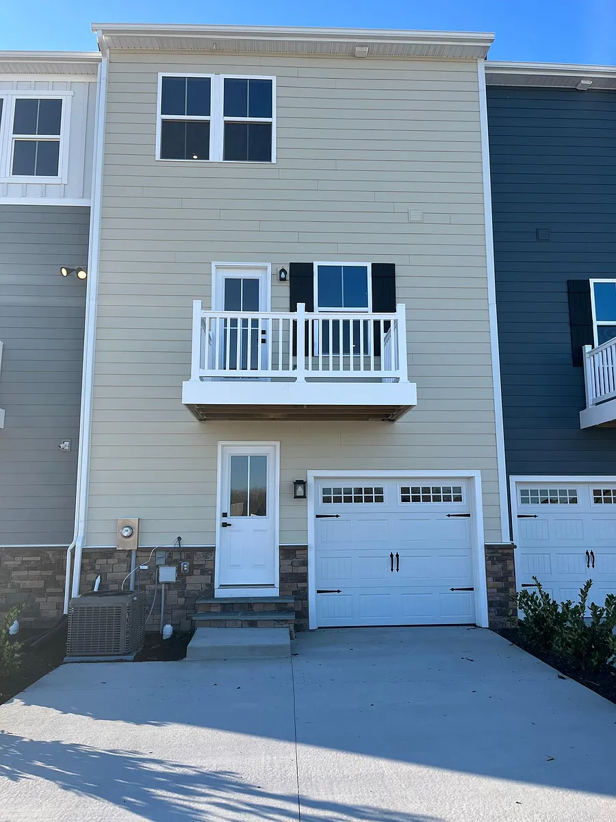 Rear entrance door - 305 Fost Blvd #305