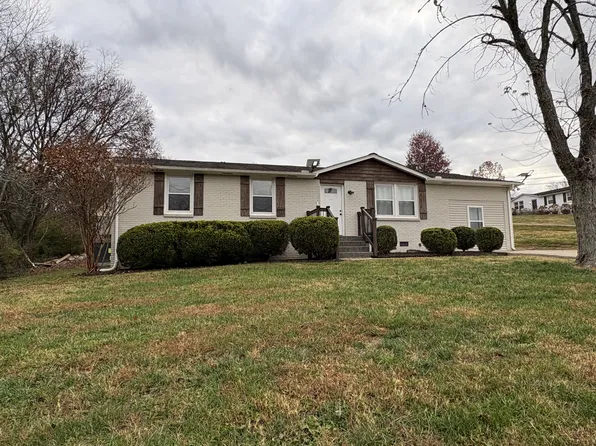 200 S Valley Rd, Hendersonville, TN 37075