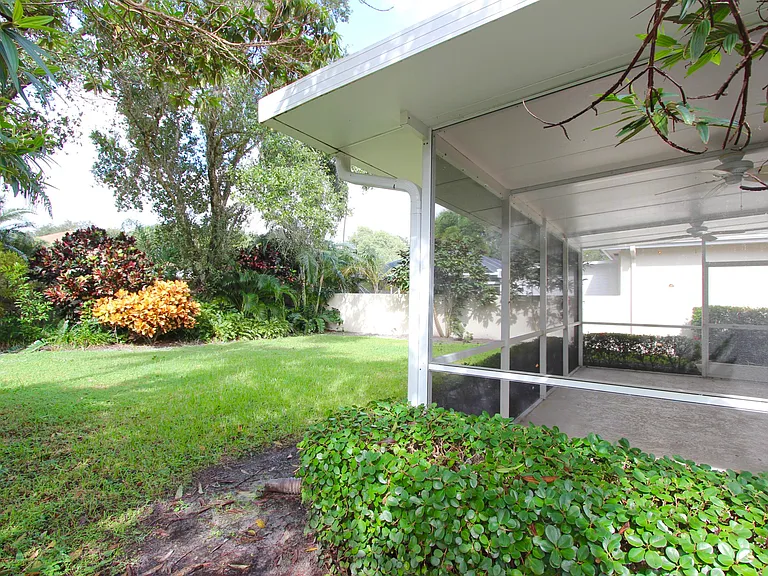 117 Hampton Cir — Photo 39