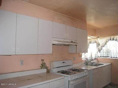 2nd image of 122 N 33rd Ave