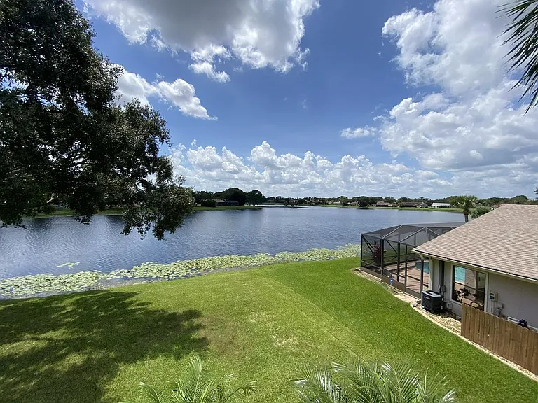 401 Crystal Lake Dr — Photo 11