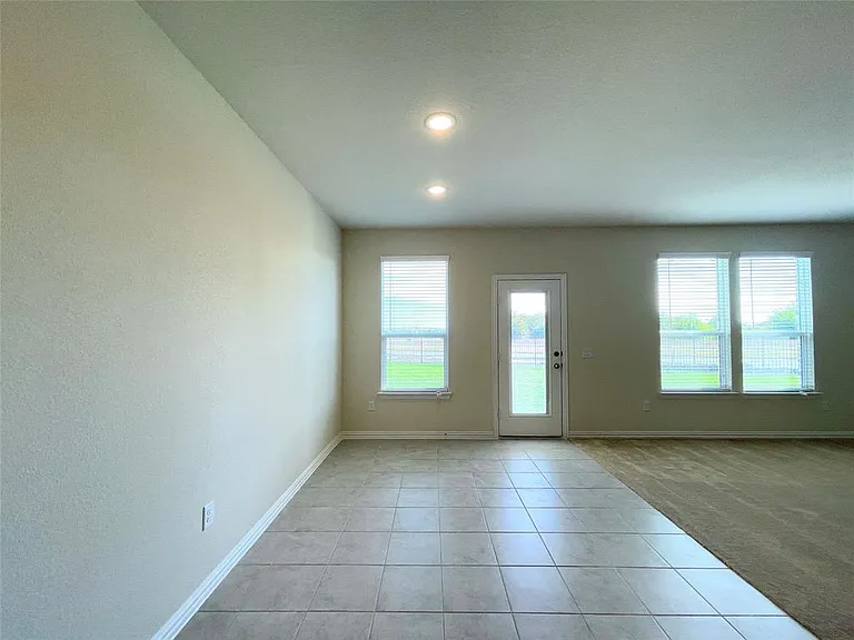 1805 Nelson St — Photo 12