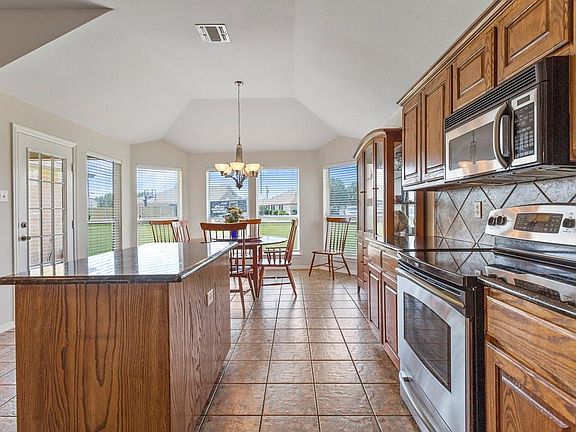 4th image of 181 Portales Dr
