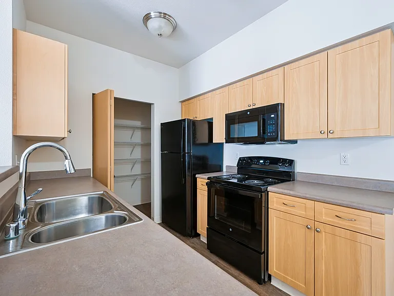 Abbey Rowe Apartments — Photo 20