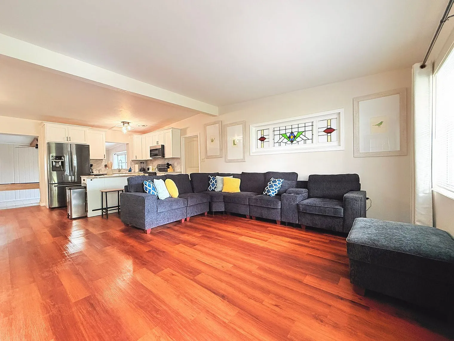 4 bed, 3.0 bath, 1732 sqft, $4,186 — Photo 2
