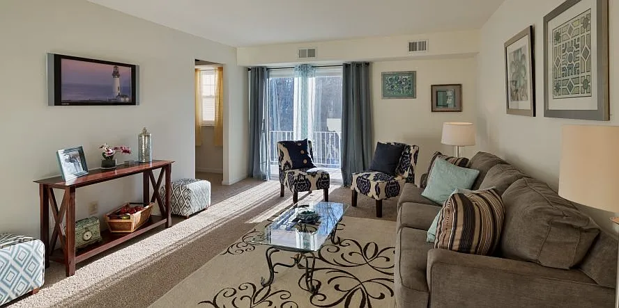 Pickwick Apartments — Photo 4