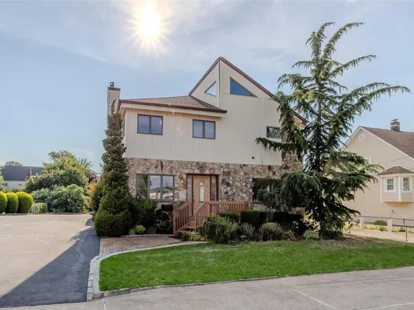 228 Miller Avenue, Freeport, NY 11520