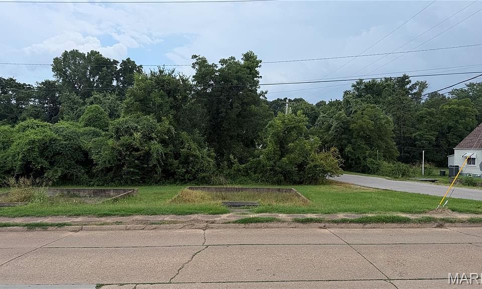 2nd image of 1 S Side Park Ave