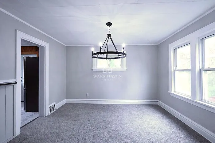 3 bed, 1.0 bath, 1056 sqft, $1,295 — Photo 4