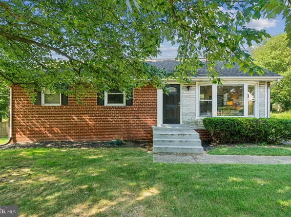 1005 Shady Glen Dr, Capitol Heights, MD 20743