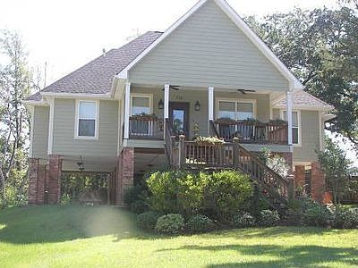 1st image of 718 Forest Hill Dr