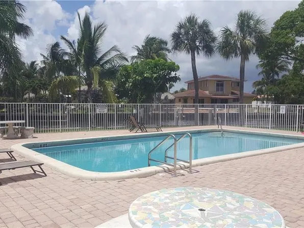 101 SE 6th Ave APT 11, Pompano Beach, FL 33060