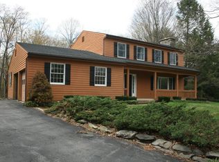 4 Myers Ln, Hyde Park, NY 12538