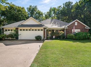 2032 W 4th Pl S, Claremore, OK 74017