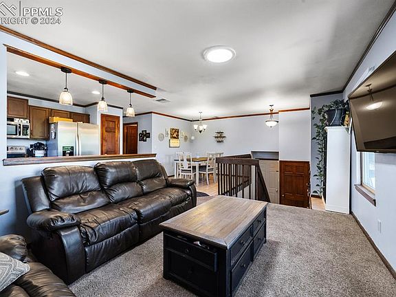2nd image of 6681 Bugle Dr