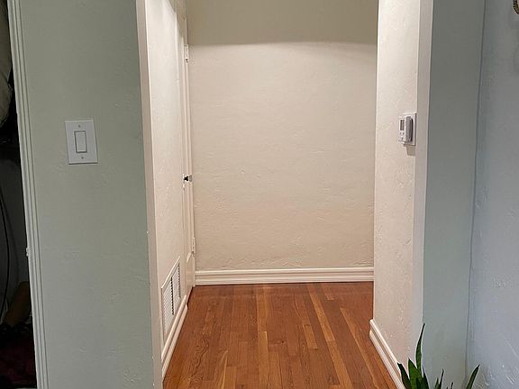 2nd image of 444 N Sycamore Ave APT 4