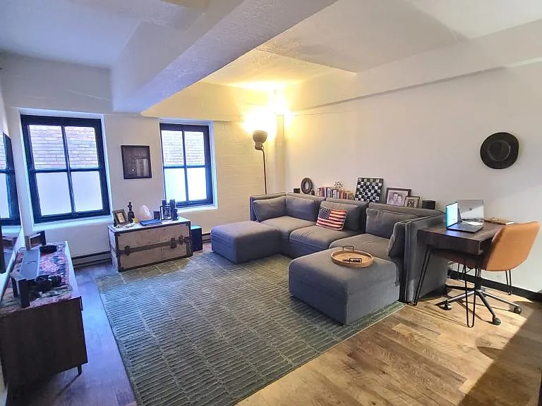 112 W Washington Blvd — Photo 5