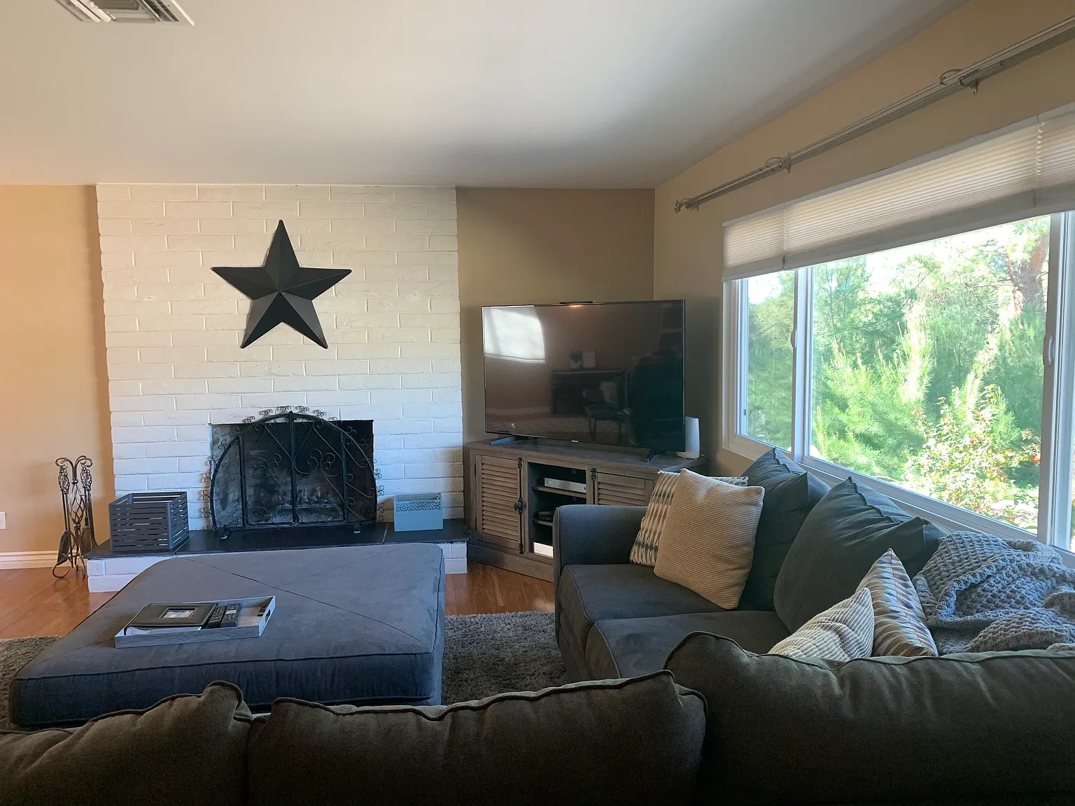 4 bed, 2160 sqft, $4,495 — Photo 4