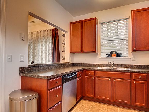 4th image of 507 Hadleybrook Dr
