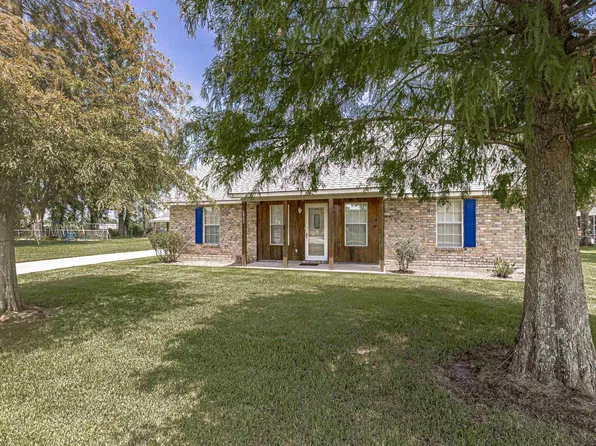 5921 Laura Rd, Fordoche, LA 70732