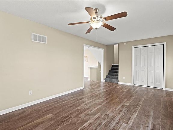 5th image of 100 SE Sherri Ln