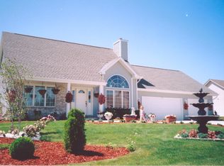 931 W Riverside Dr, Oak Creek, WI 53154