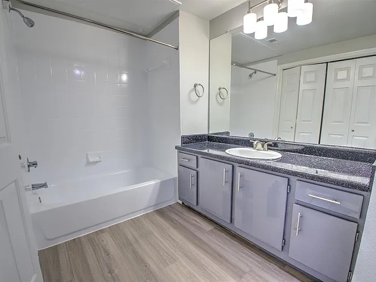 2320 Gracy Farms Ln #1323 — Photo 16