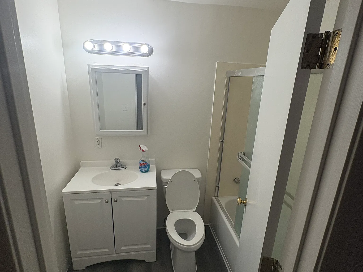 1 bed, 850 sqft, $1,950 — Photo 2