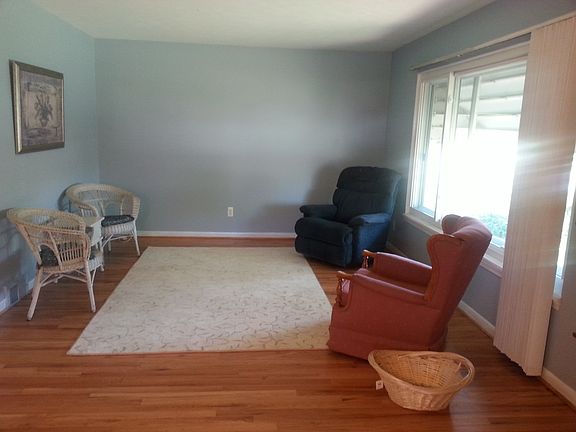 4th image of 30361 Hanover Blvd