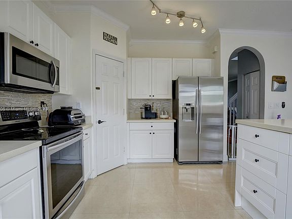 4th image of 5706 NW 112th Psge