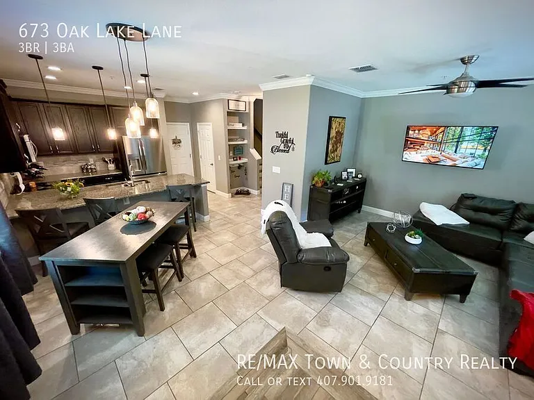 673 Oak Lake Ln — Photo 7