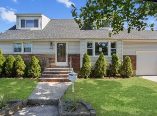 197 Semton Blvd, Franklin Square, NY 11010