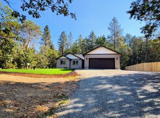 374 Sleepy Hollow Loop, Grants Pass, OR 97527