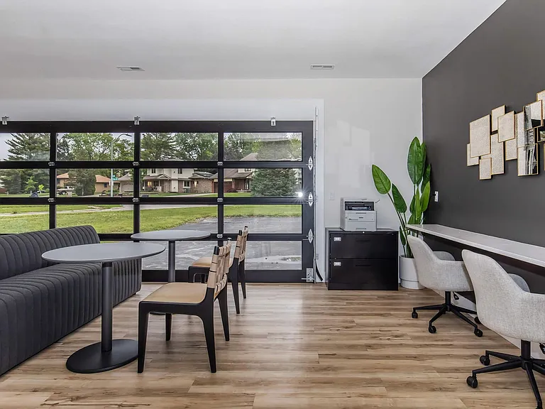 Bexley Urbandale — Photo 12