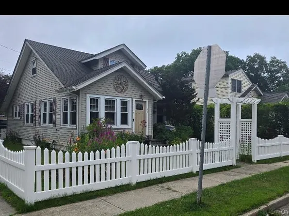 61 Highland Avenue, Patchogue, NY 11772