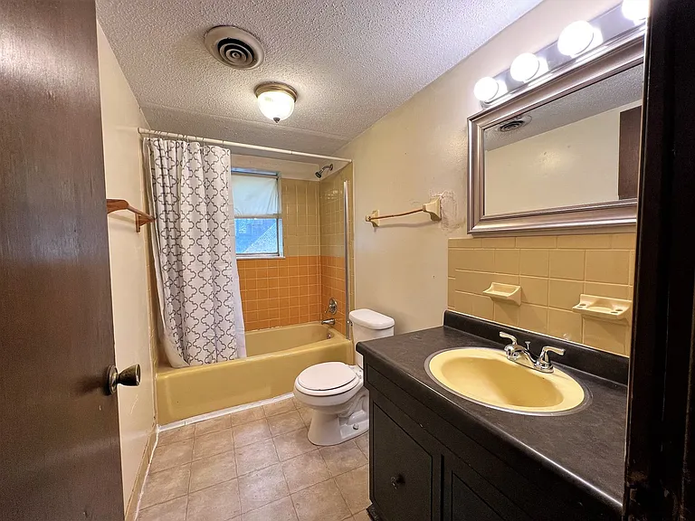 11518 Midhurst Dr — Photo 21