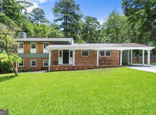 6875 Sunny Brook Ln, Sandy Springs, GA 30328